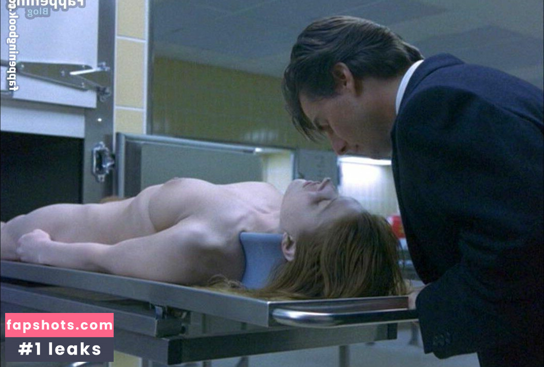 Julienne Davis gallery photo #10