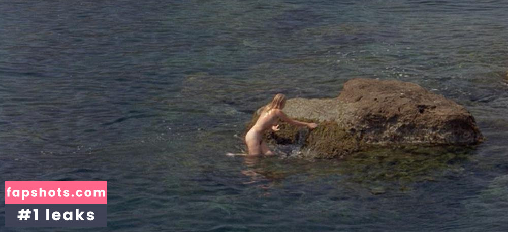 Juliet Mills Nude Leaks OnlyFans Photos #3 - LeakJerk