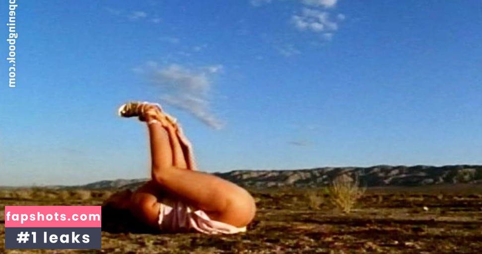 Juliette Clarke gallery photo #6