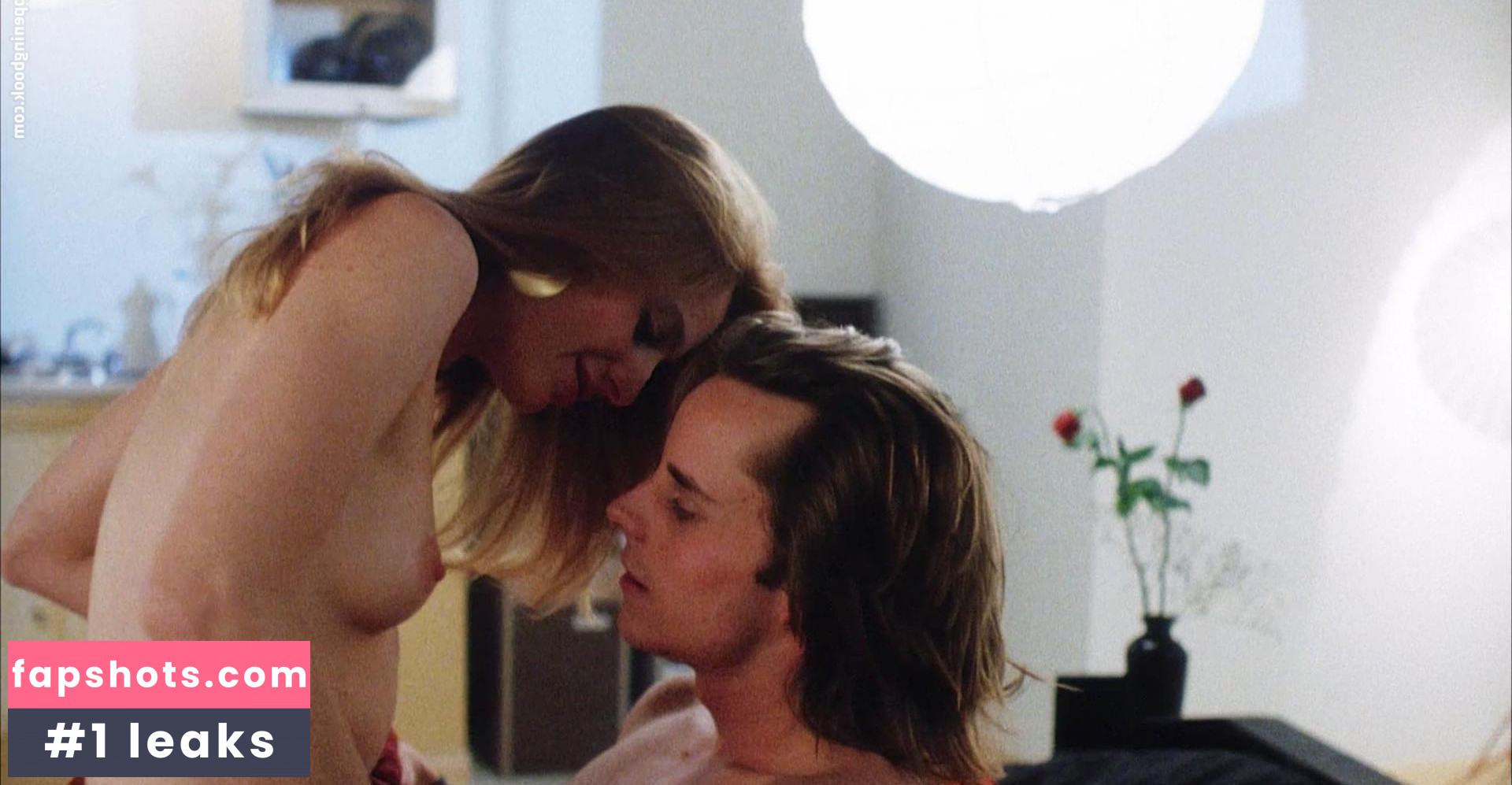 Juliette Cummins gallery photo #34