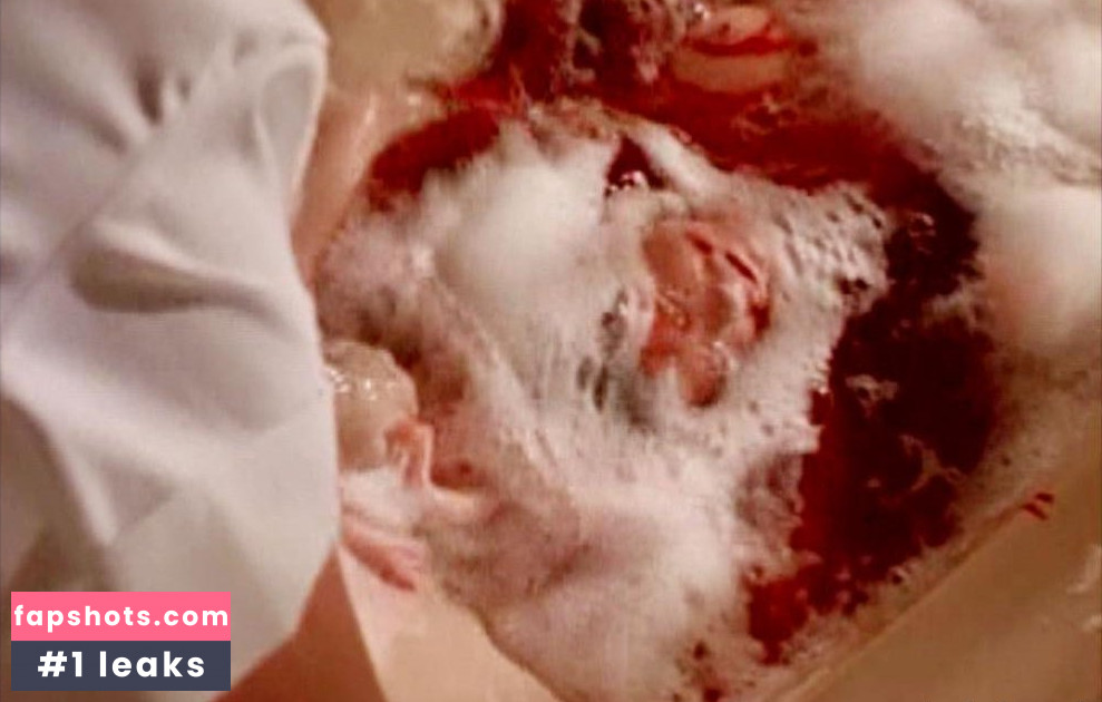 Juliette Cummins gallery photo #40