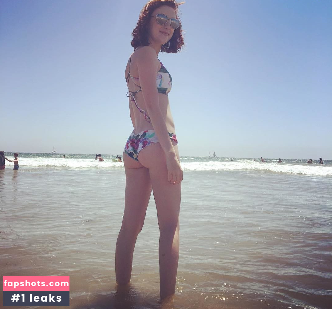 Juliette Goglia gallery photo #6