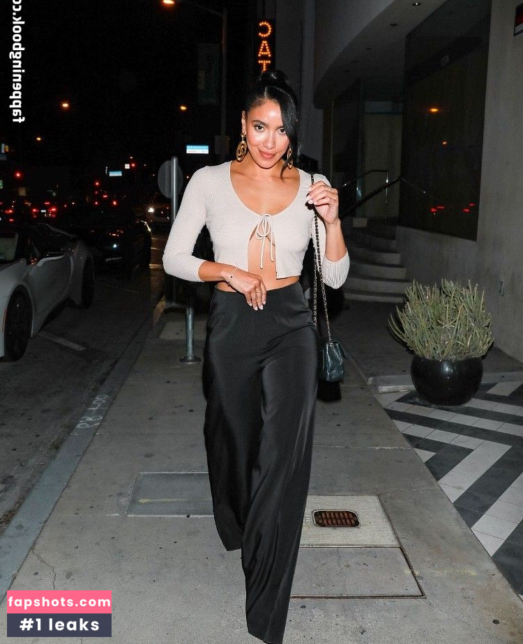 Julissa Bermudez gallery photo #3