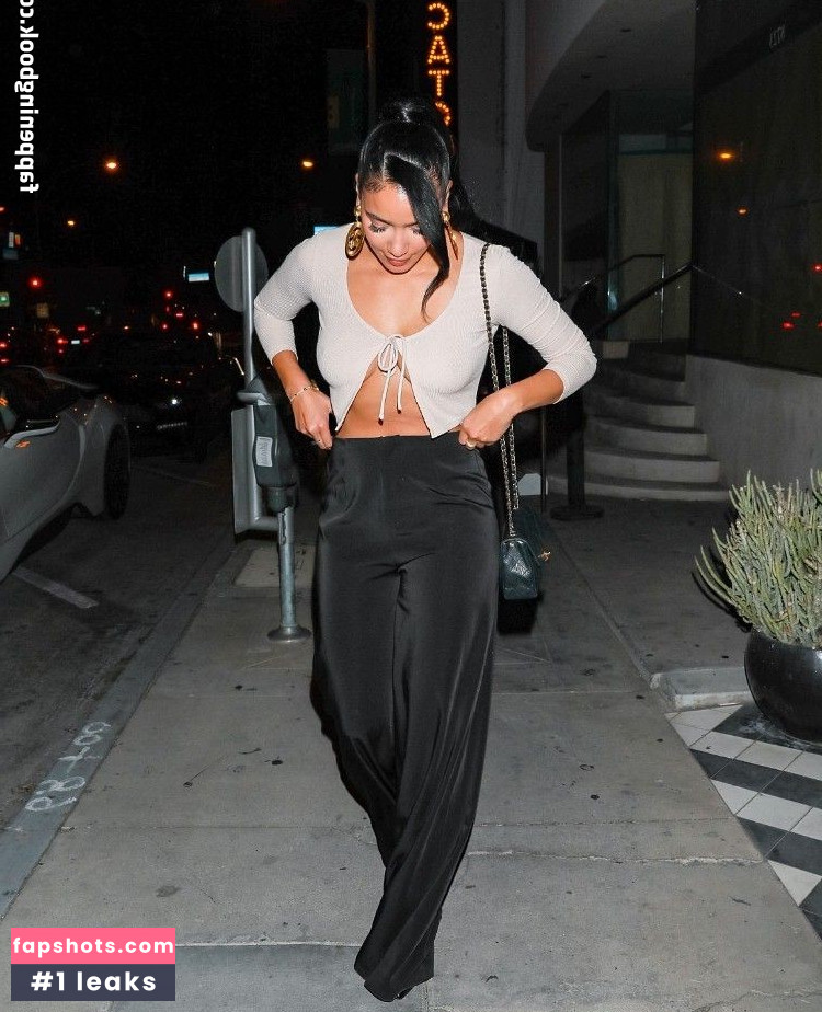 Julissa Bermudez gallery photo #5