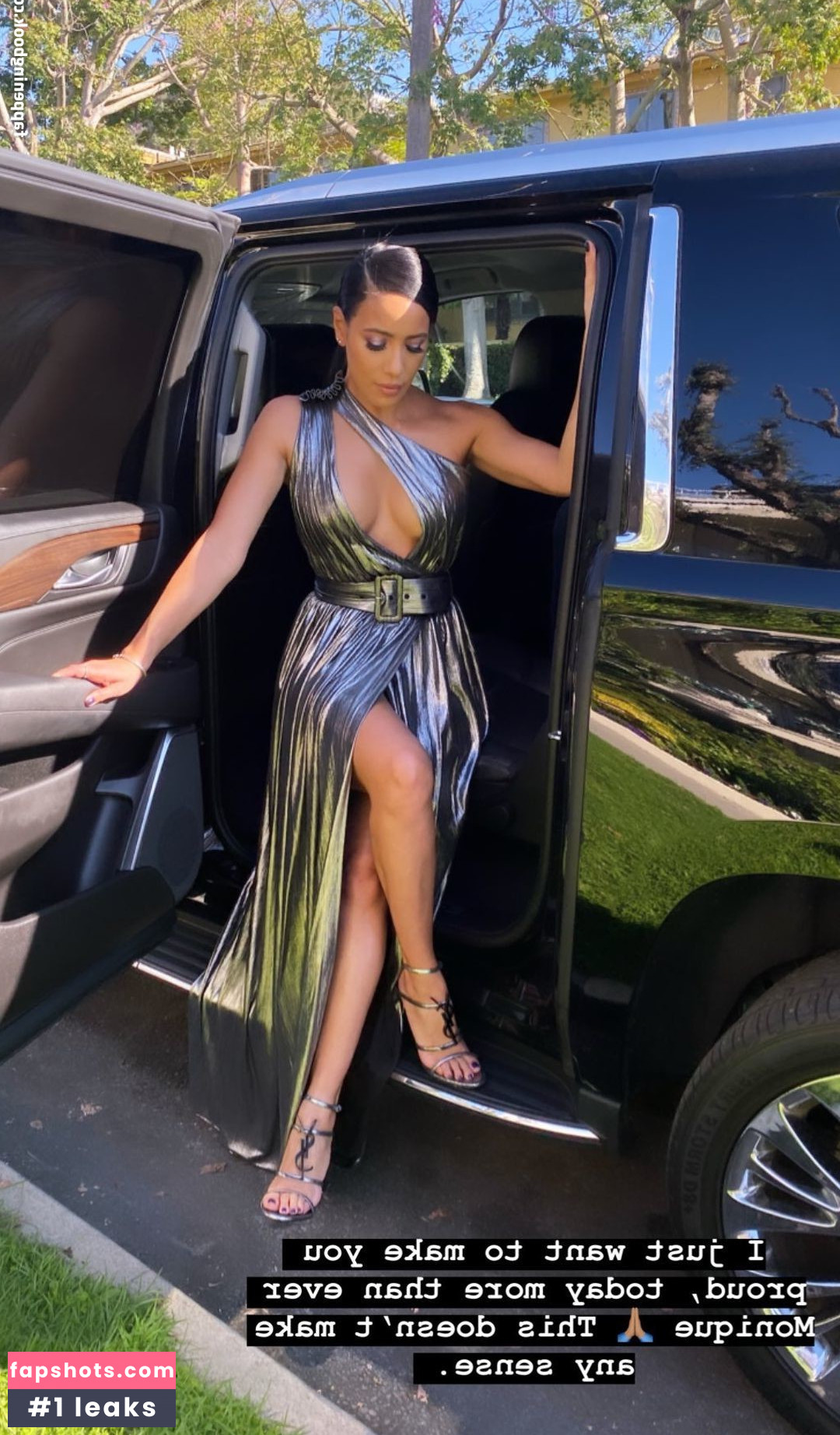 Julissa Bermudez gallery photo #7