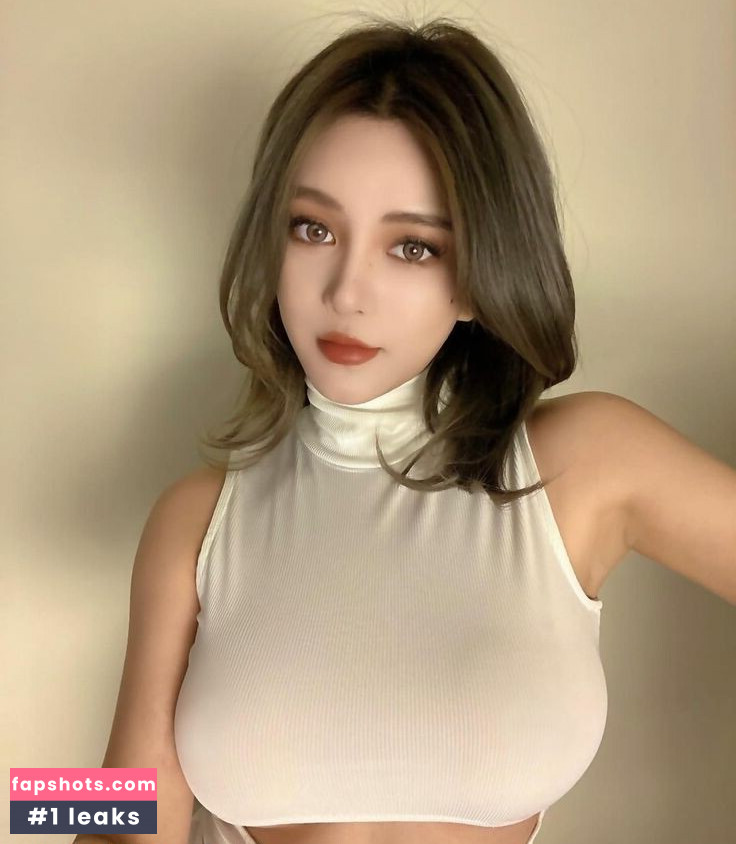 June Gong gallery photo #14