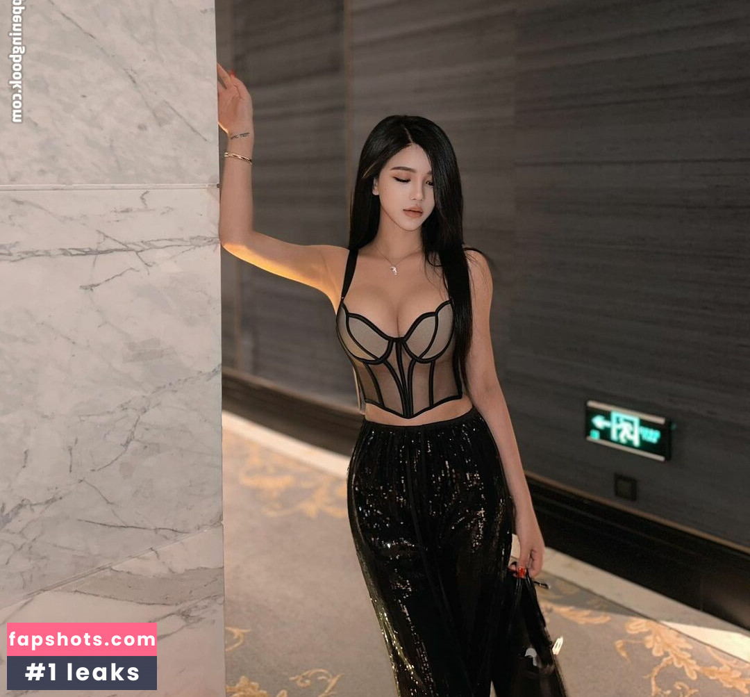 June Gong gallery photo #18