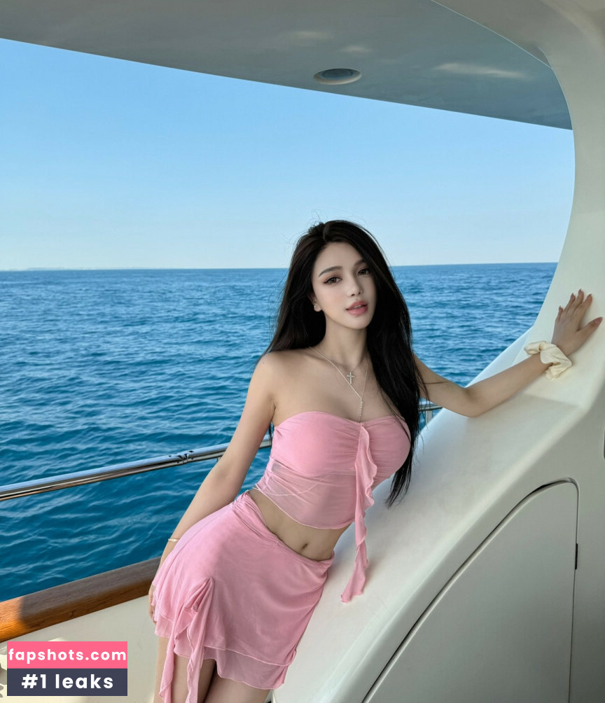 June Gong gallery photo #3