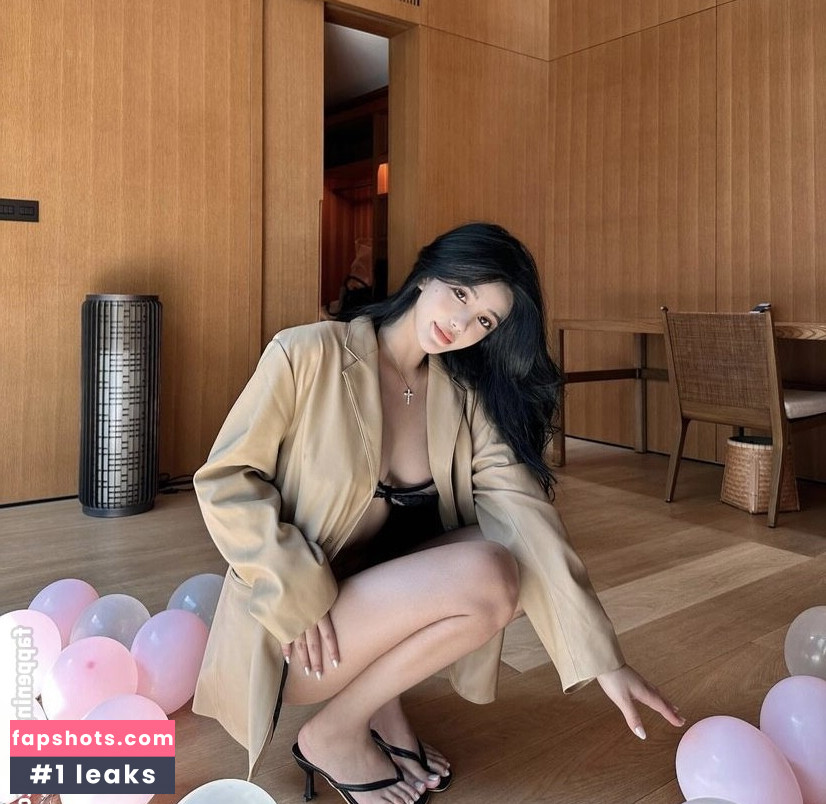 June Gong gallery photo #39