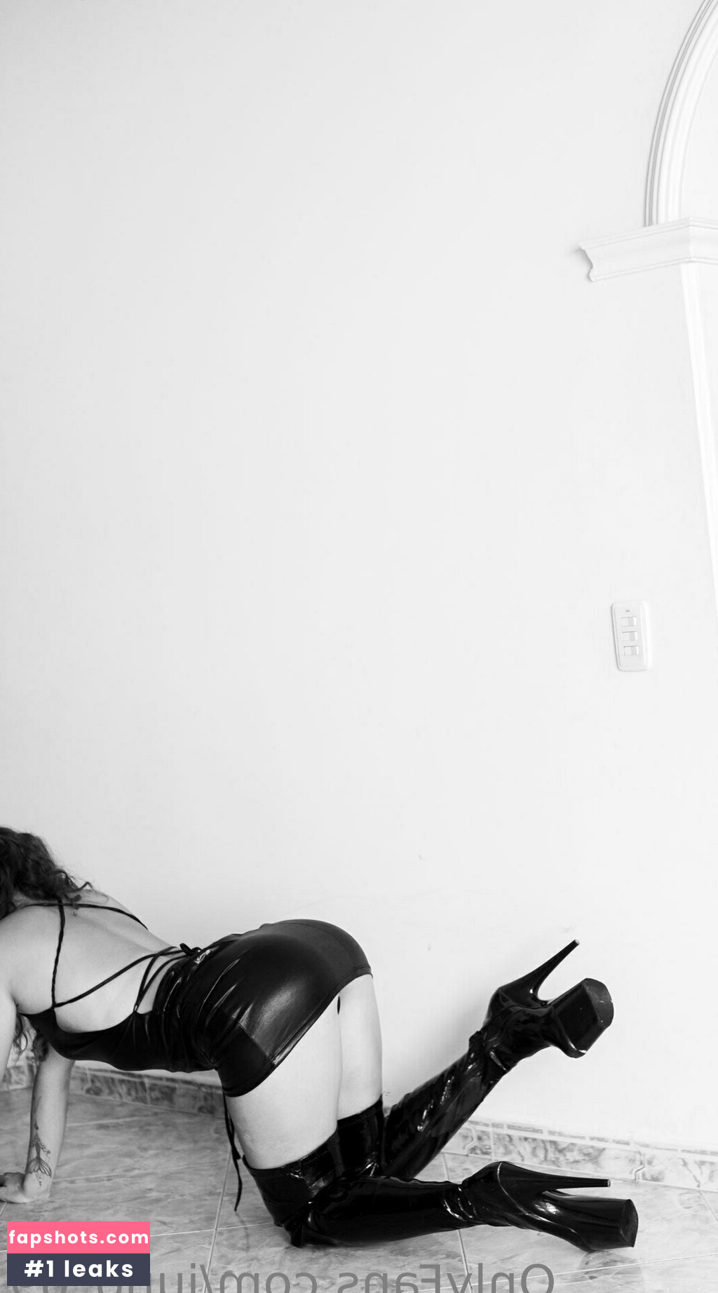 juno_69 gallery photo #2