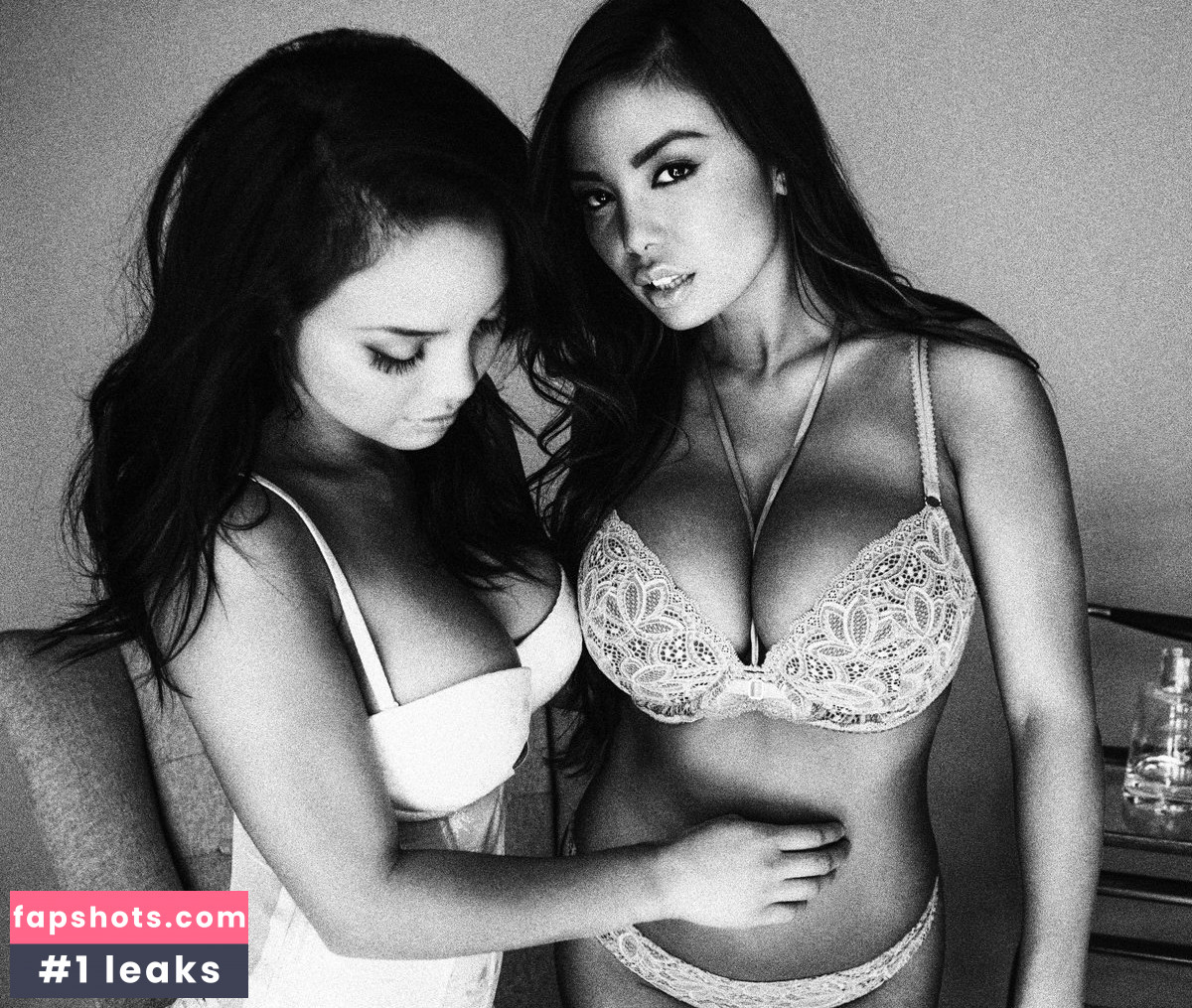 Justene Jaro gallery photo #33