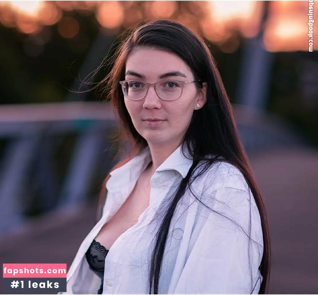 Justine Anne Crane gallery photo #32