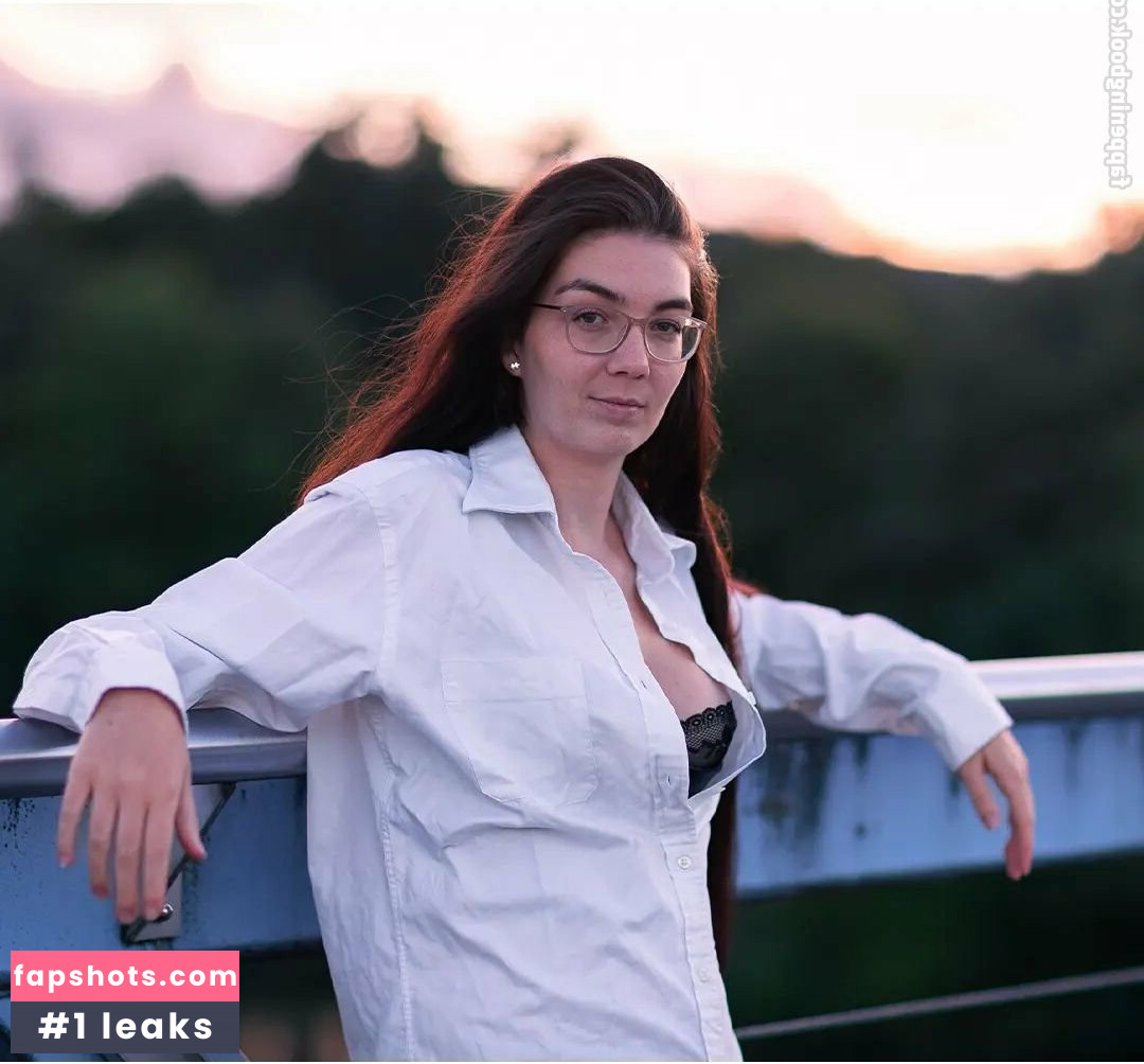 Justine Anne Crane gallery photo #35