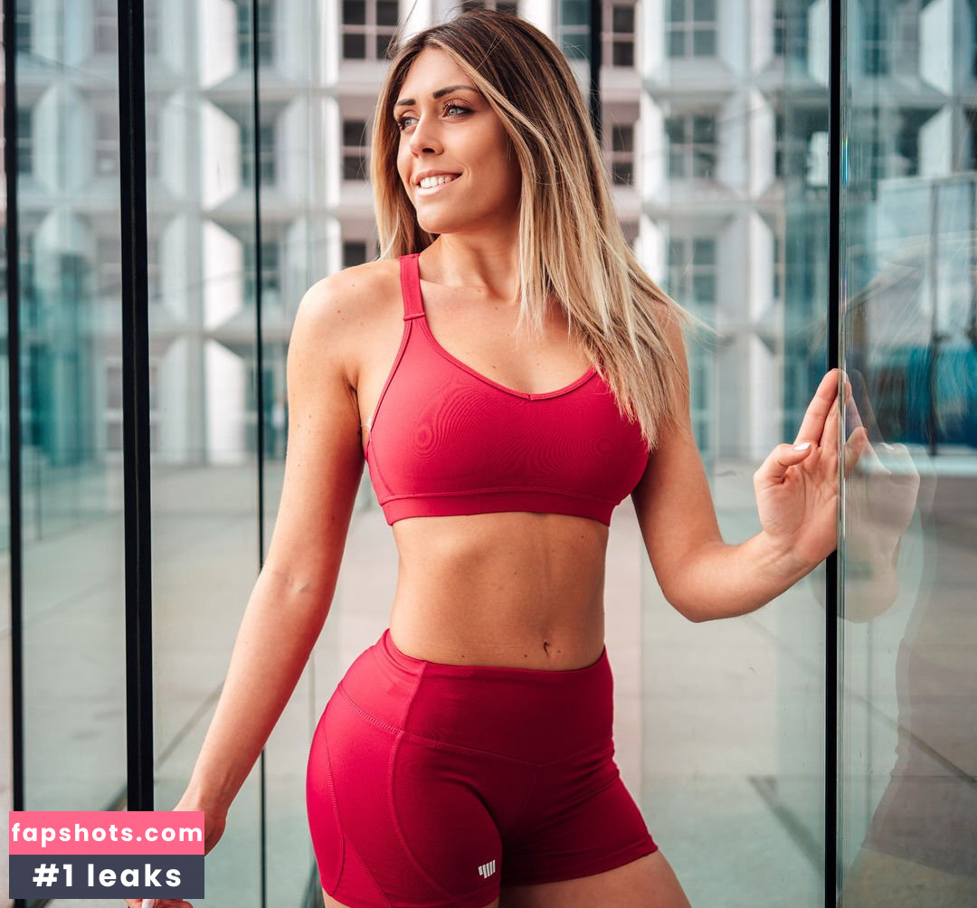 Justine Gallice gallery photo #40