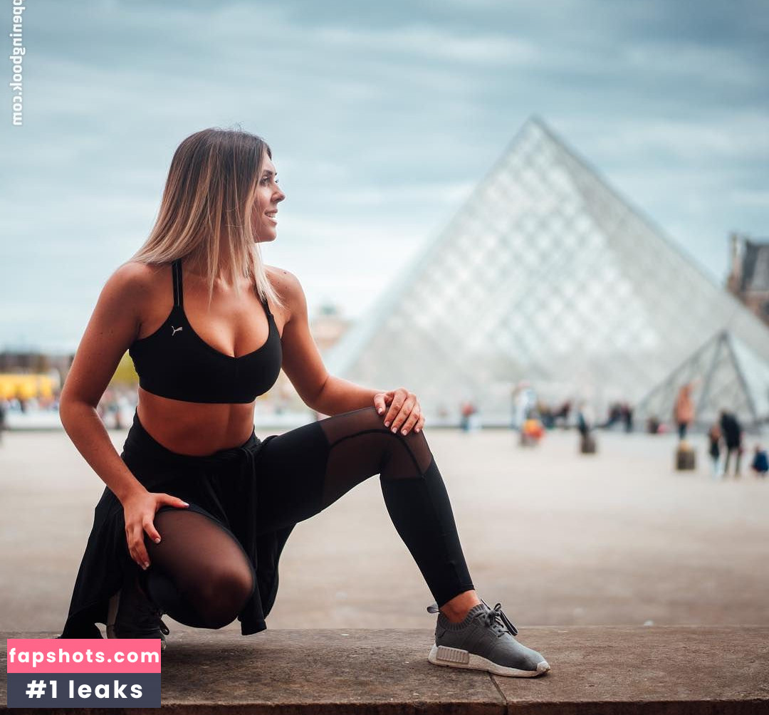 Justine Gallice gallery photo #8