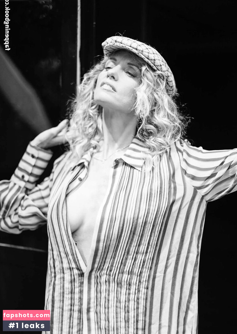 Justine Mattera gallery photo #4