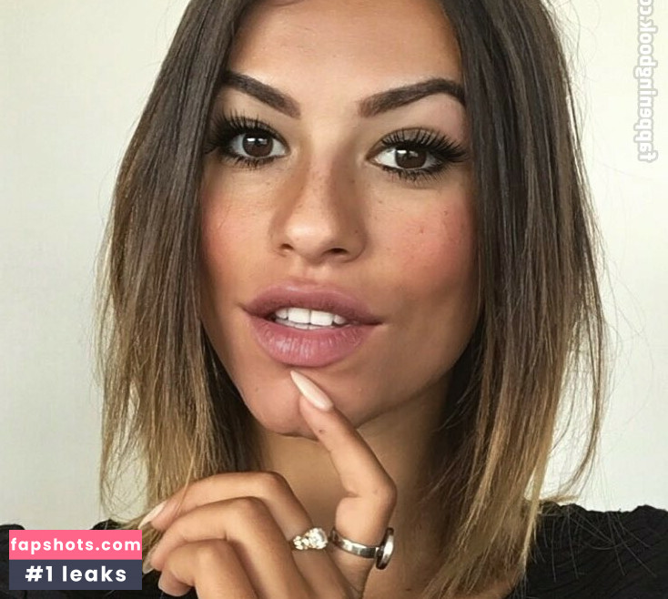 Justine Reine Marie gallery photo #21