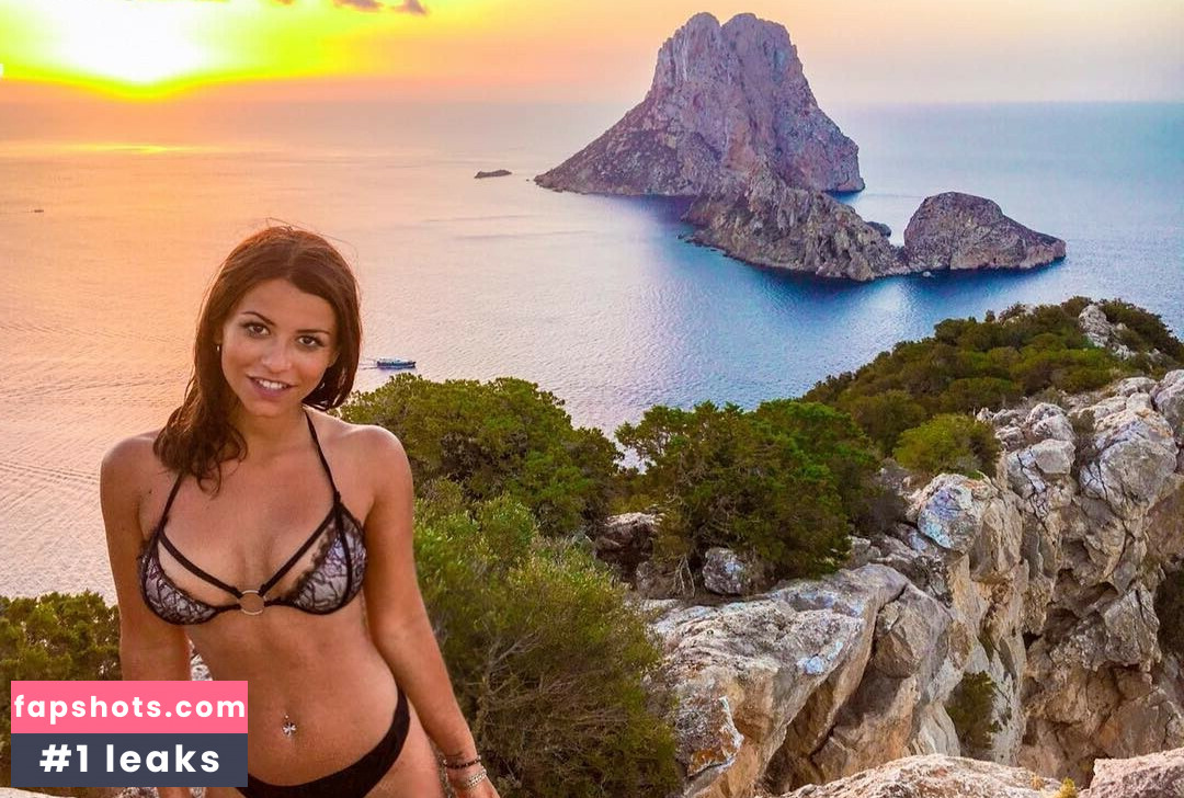 Justine Reine Marie gallery photo #25