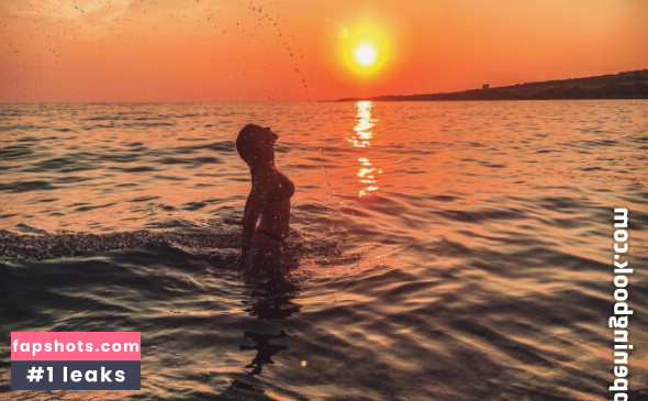 Justine Reine Marie gallery photo #78