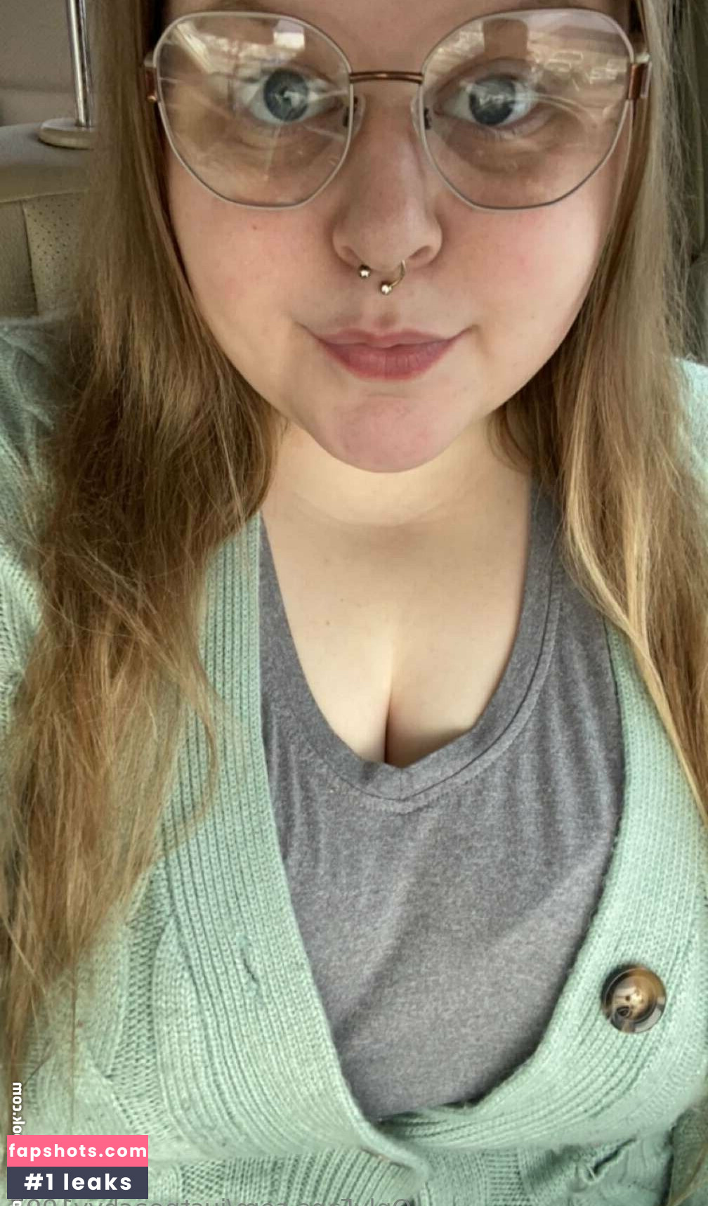 justpeachyy1997 gallery photo #3