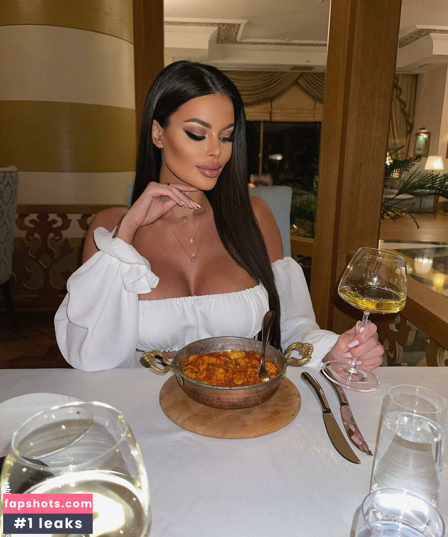 Justyna Gradek Filtración Desnuda OnlyFans Foto #3 - Fapshots