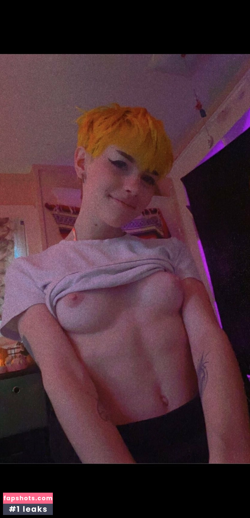 juulhitta gallery photo #2