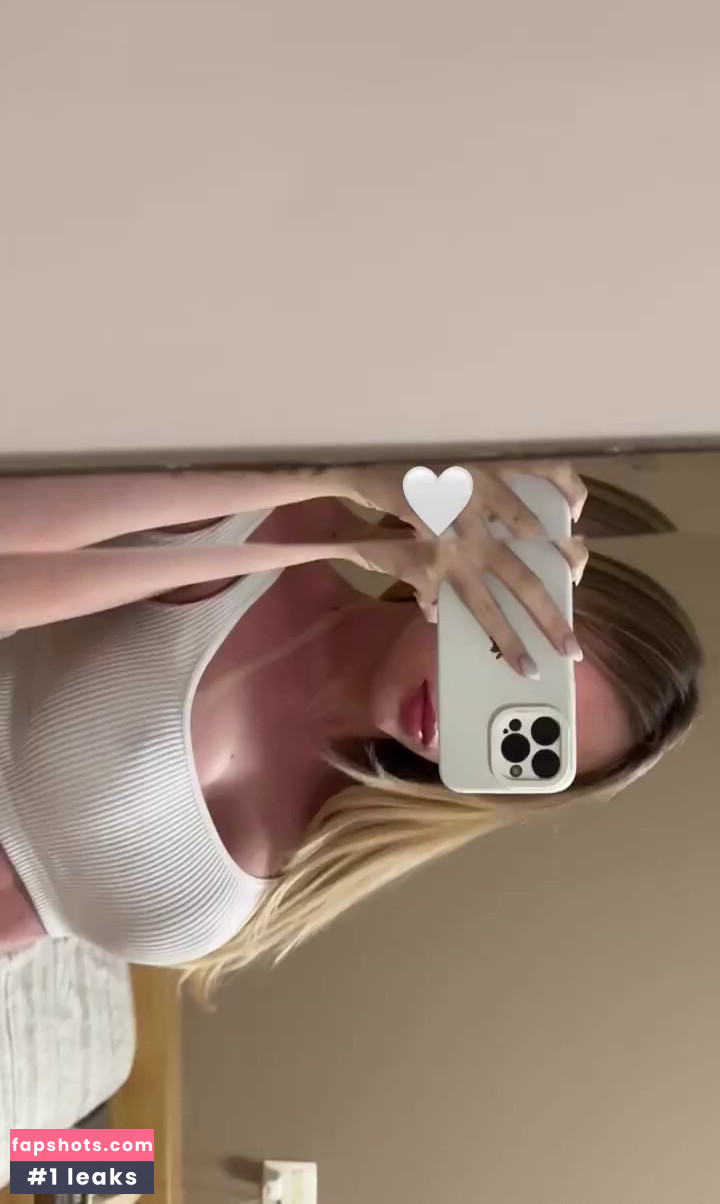 kaarolzx Nude Leaks OnlyFans Photos #6 - LeakJerk