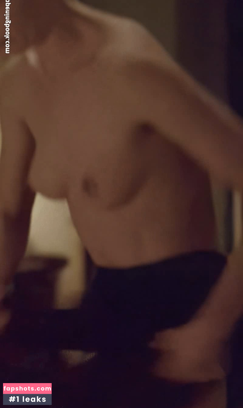 Kacey Rohl gallery photo #4