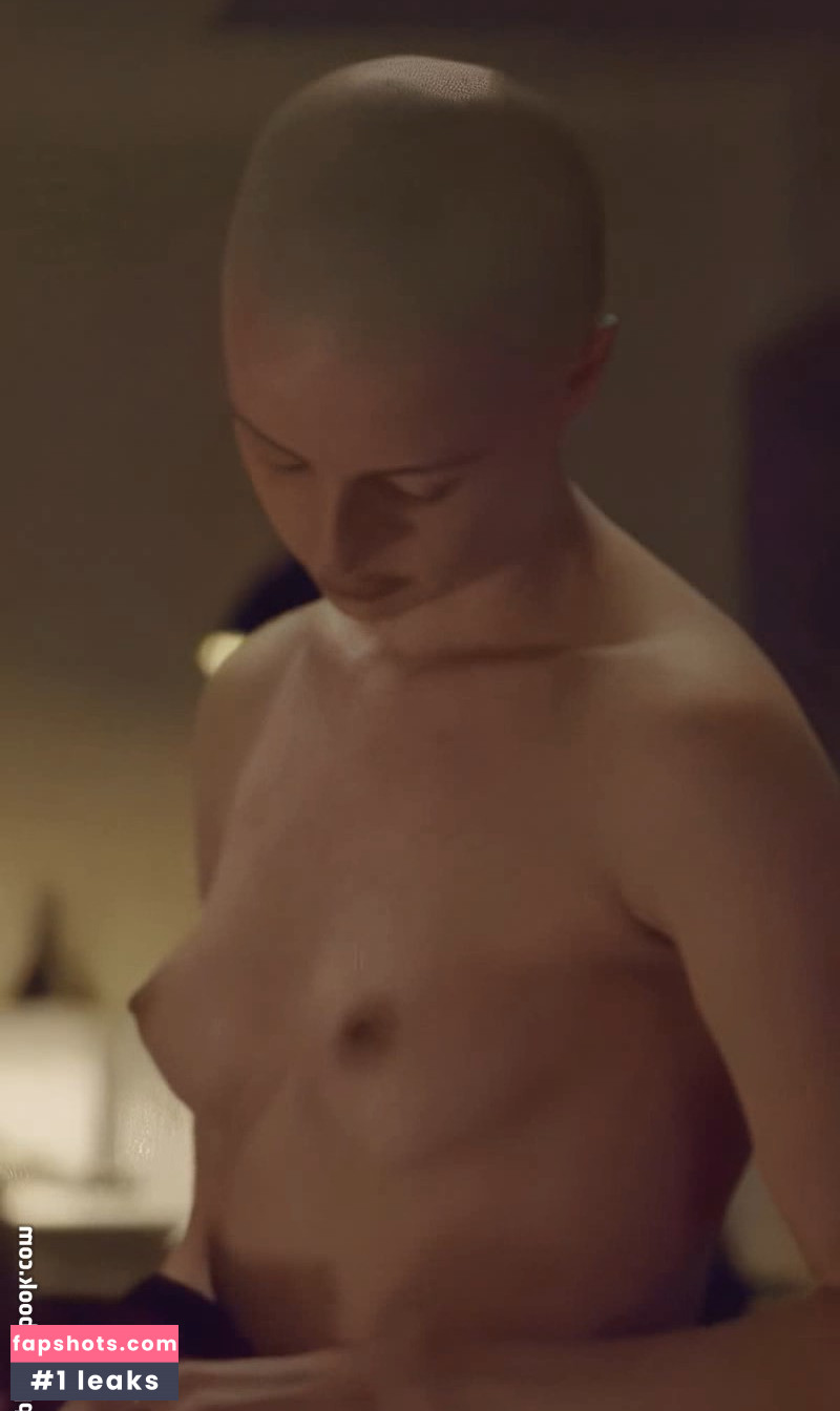 Kacey Rohl gallery photo #6