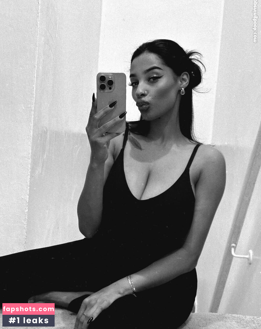 Kadelle Samuals gallery photo #3