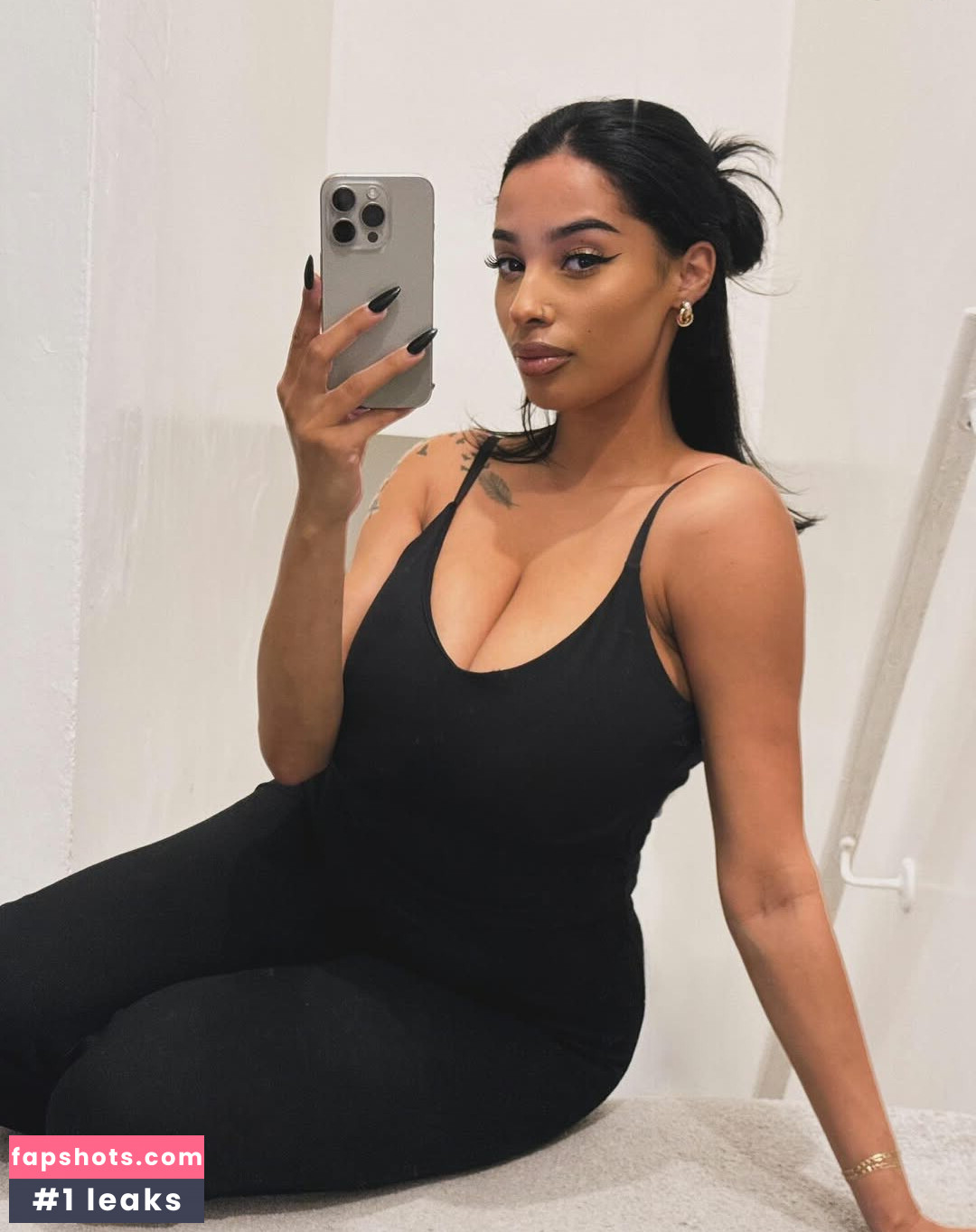 Kadelle Samuals gallery photo #4