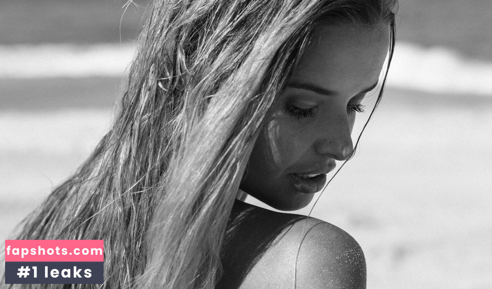 Kahili Blundell nude babe gallery