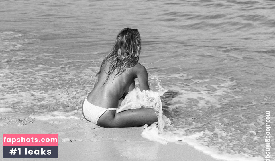 Kahili Blundell gallery photo #21