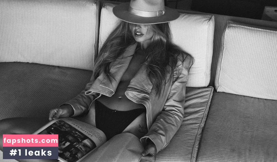 Kahili Blundell gallery photo #28