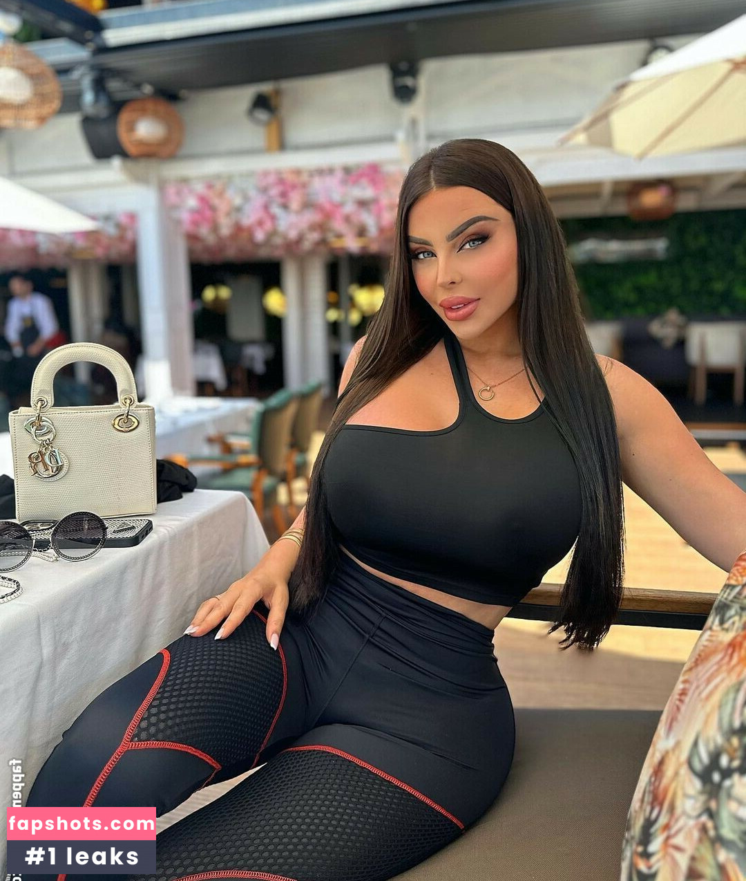 Kahina Sbauty gallery photo #4