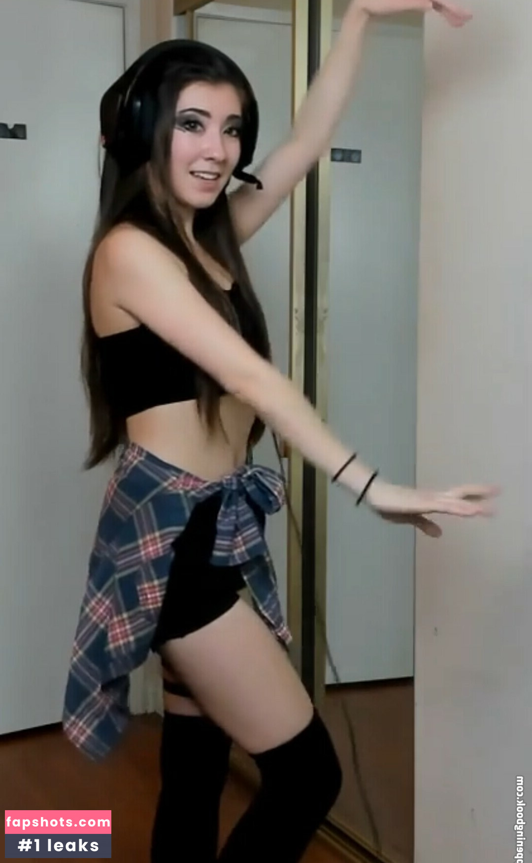 Kaisa gallery photo #8