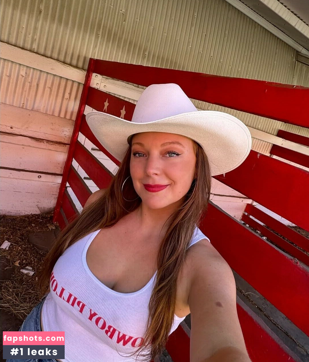 Kaitlin Butts gallery photo #3