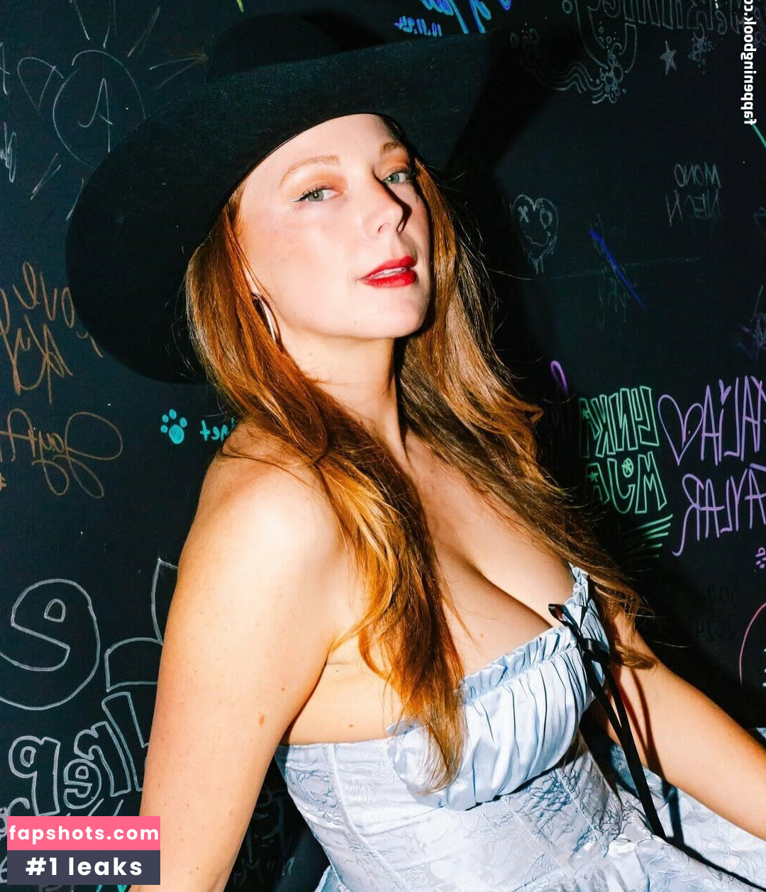 Kaitlin Butts gallery photo #4