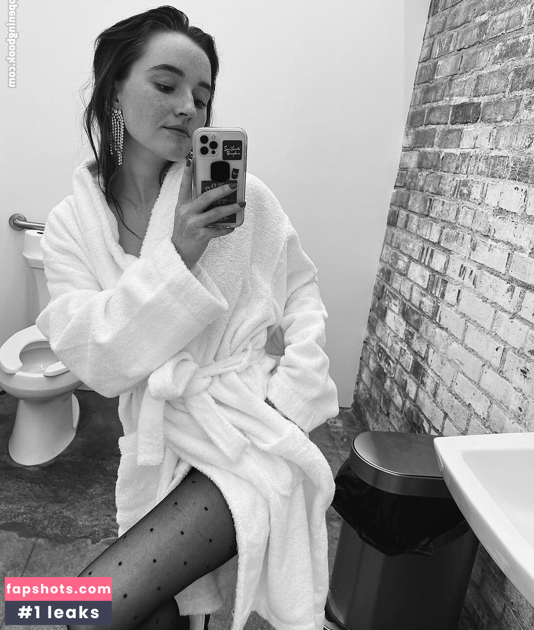 Kaitlyn Dever gallery photo #107