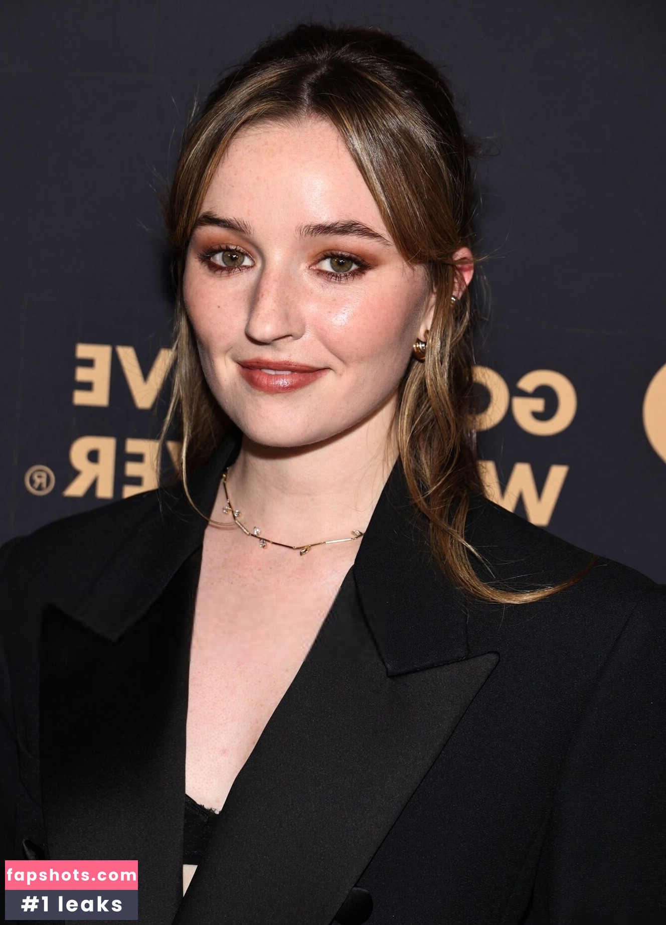 Kaitlyn Dever gallery photo #111