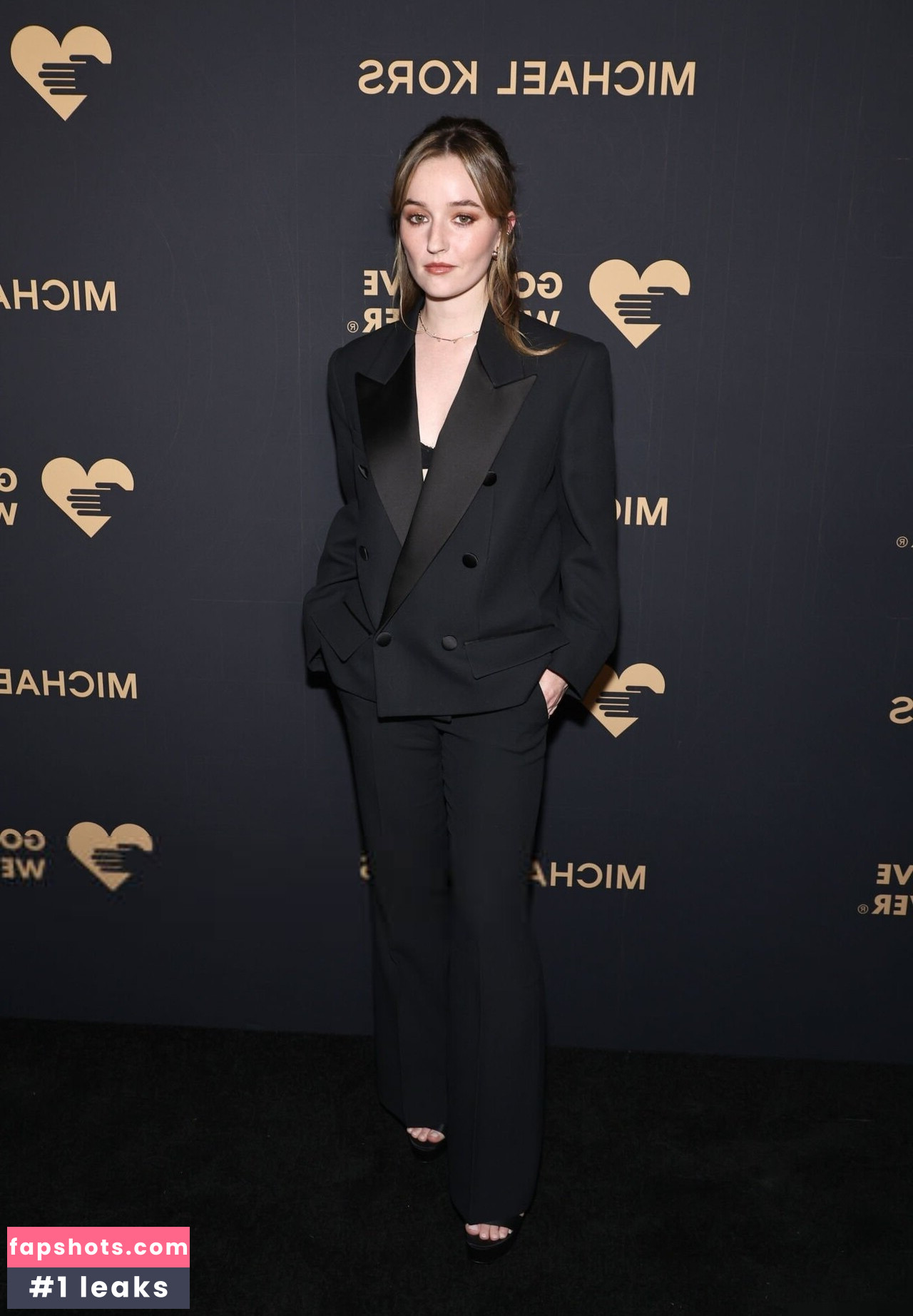 Kaitlyn Dever gallery photo #112