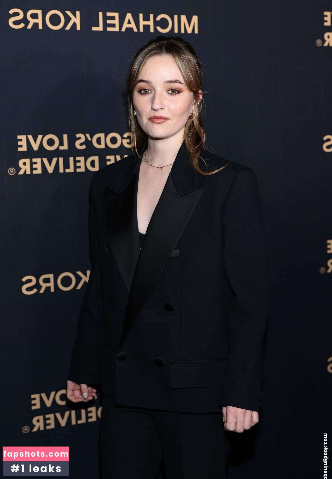 Kaitlyn Dever gallery photo #114