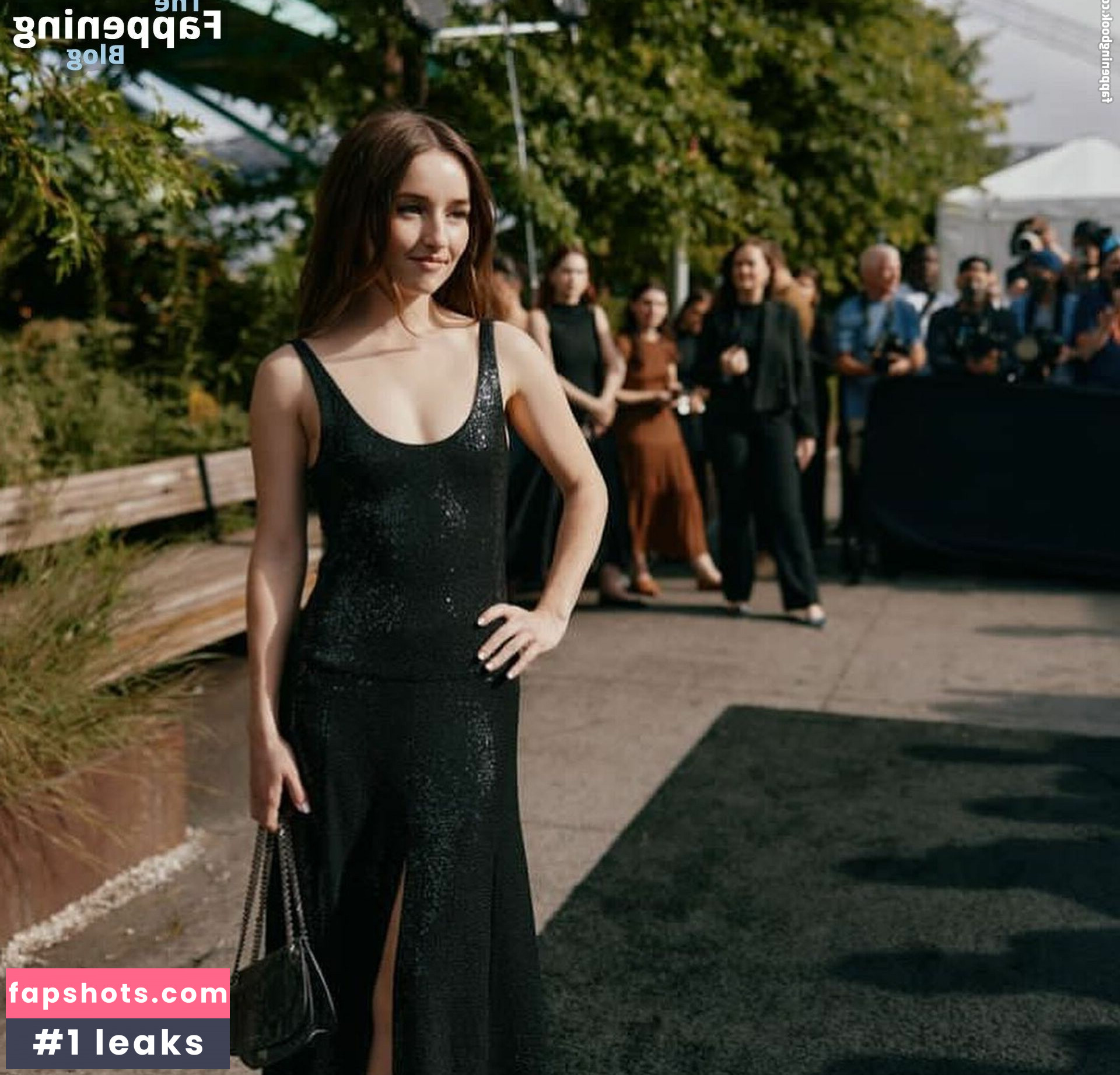 Kaitlyn Dever gallery photo #172