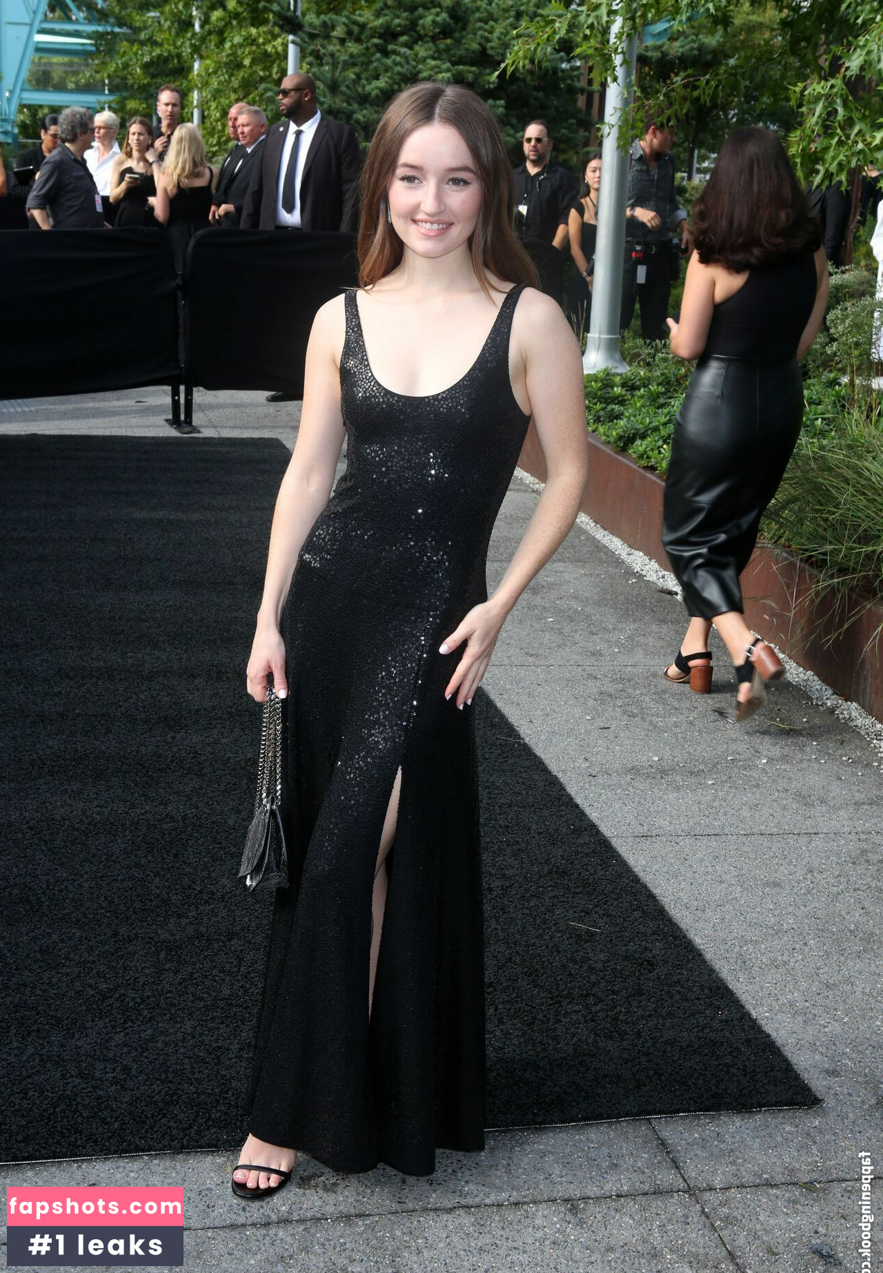 Kaitlyn Dever gallery photo #175