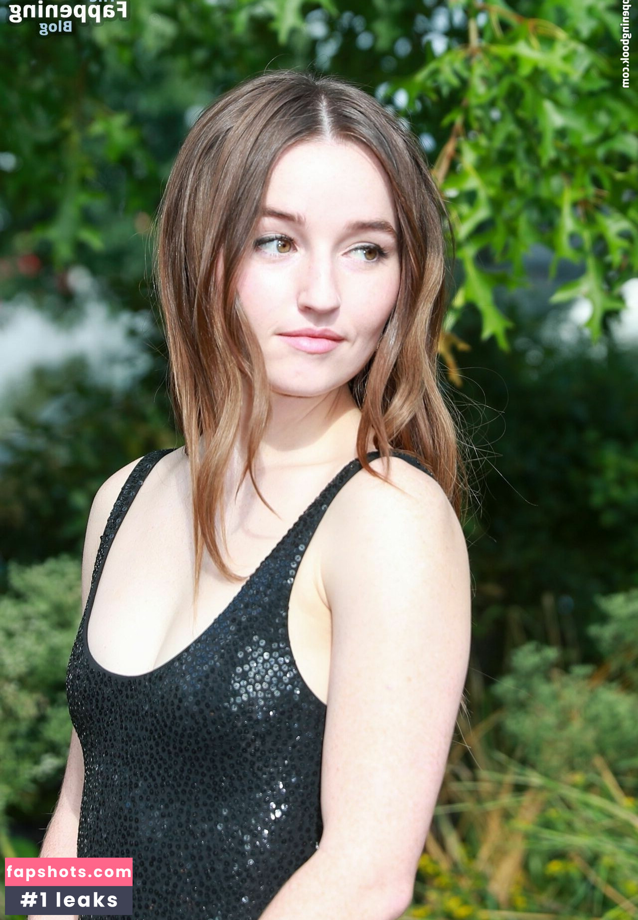 Kaitlyn Dever gallery photo #185