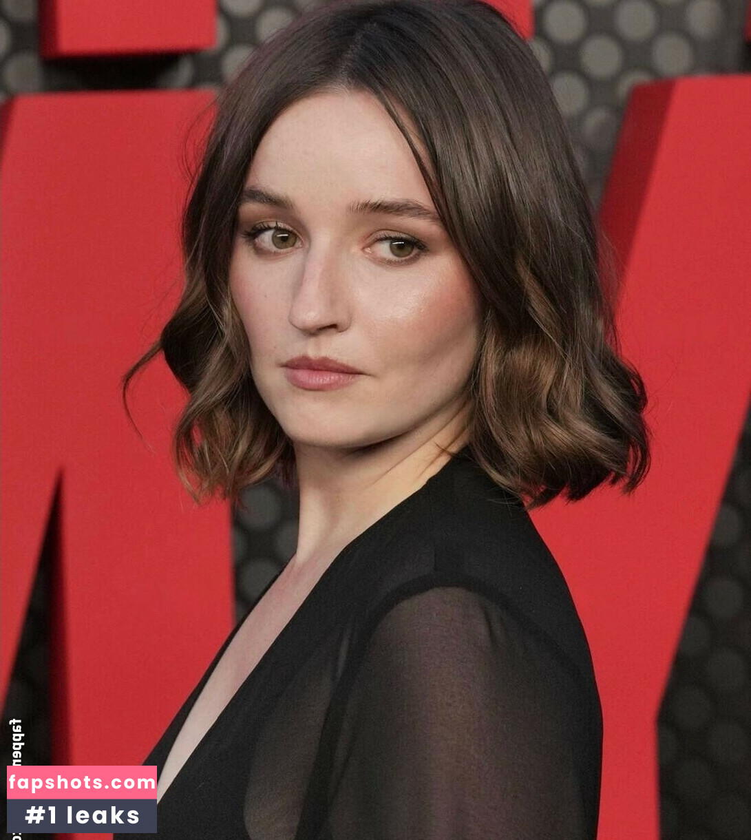 Kaitlyn Dever gallery photo #33