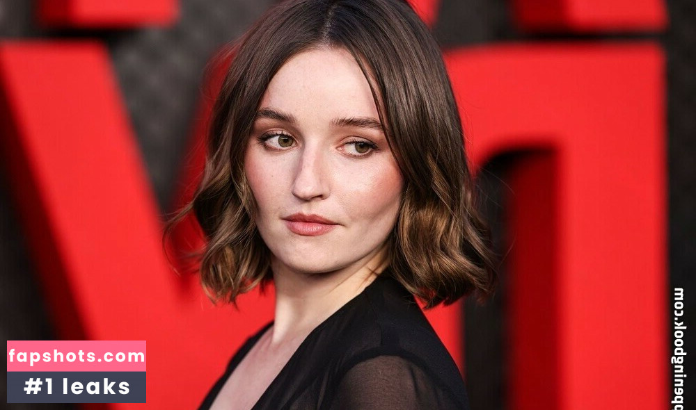 Kaitlyn Dever gallery photo #40