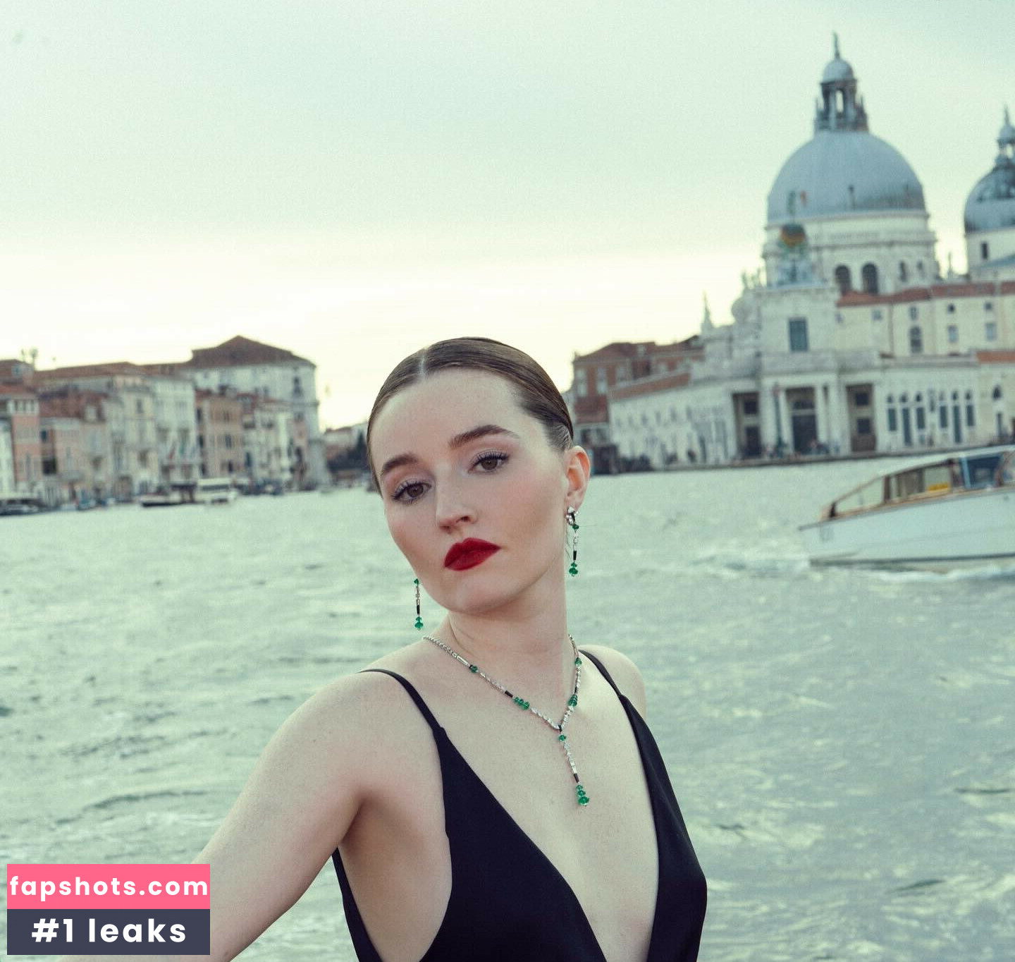 Kaitlyn Dever gallery photo #44