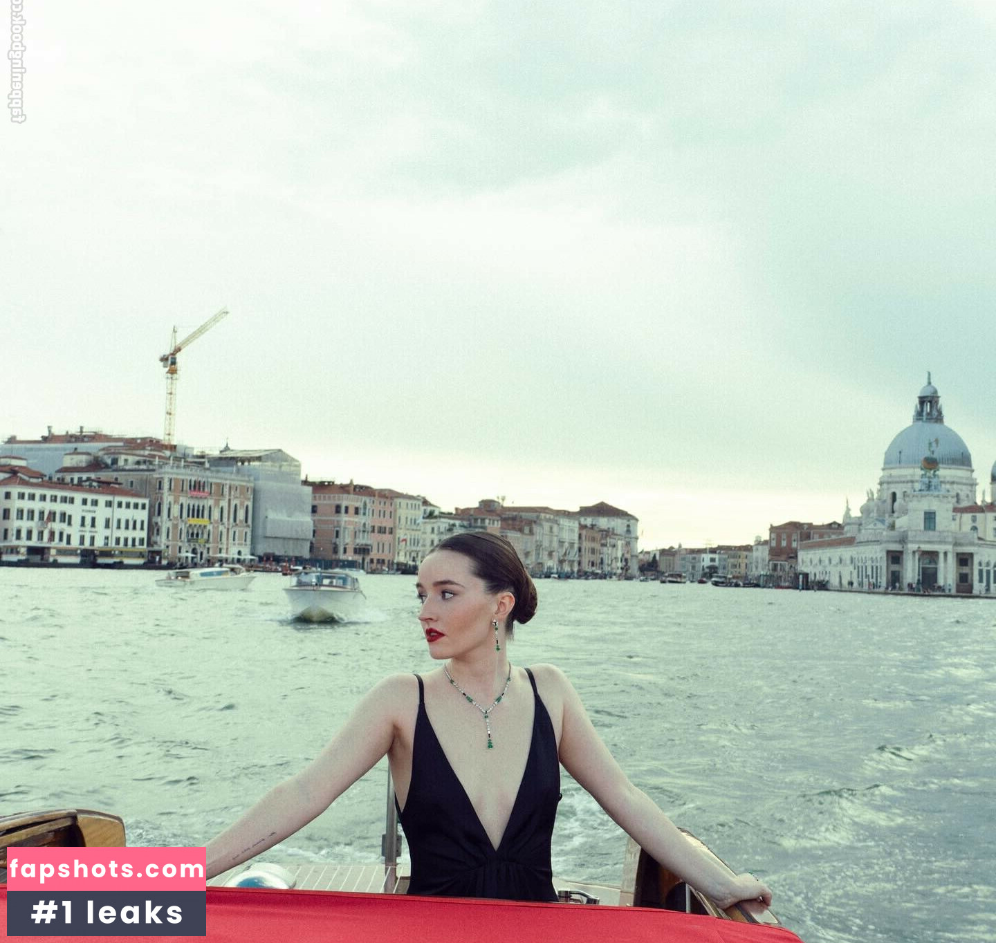 Kaitlyn Dever gallery photo #45