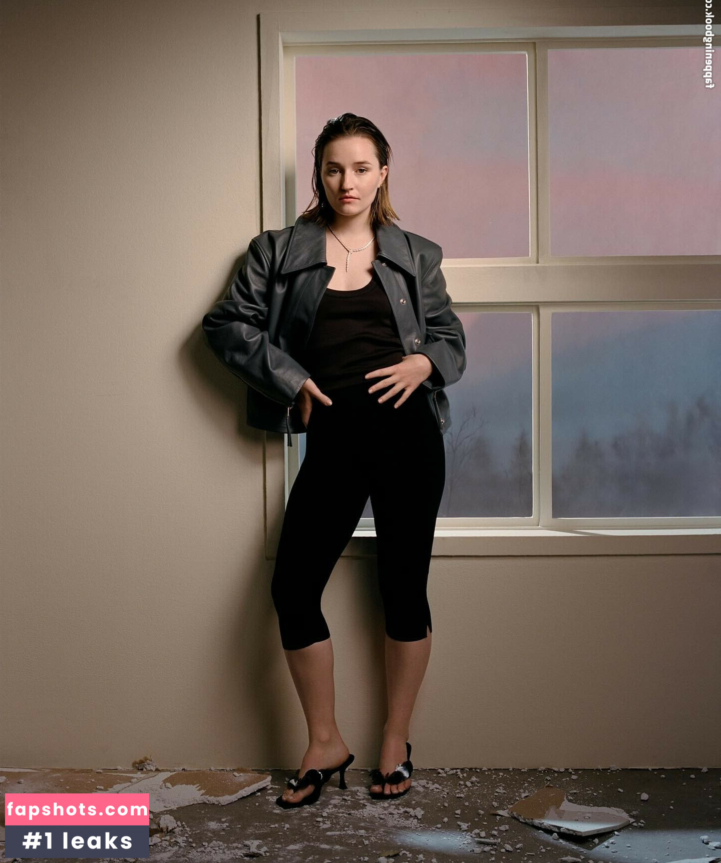 Kaitlyn Dever gallery photo #59